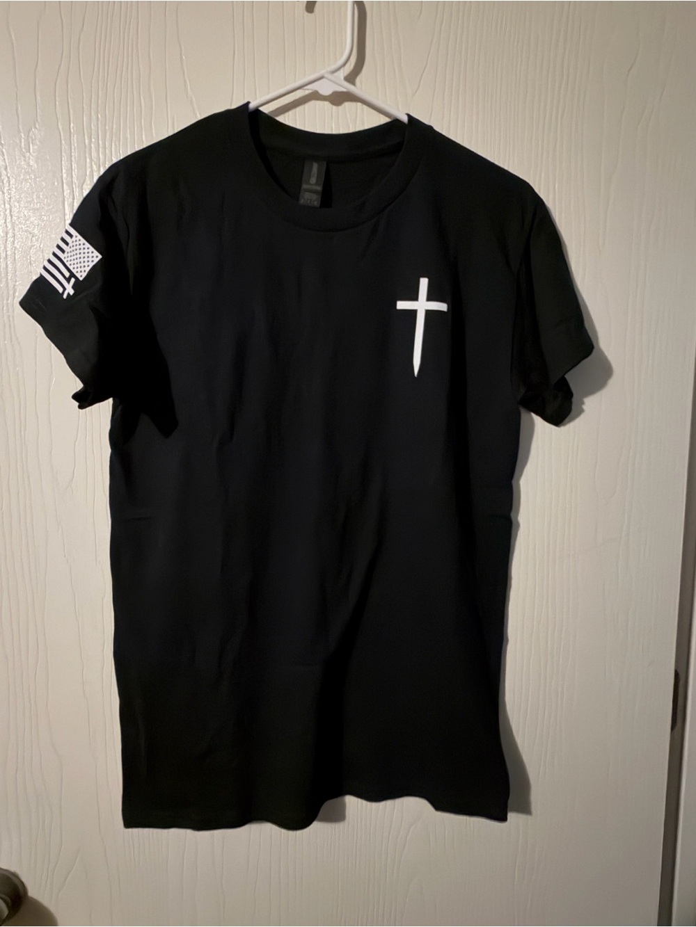 Black Men's Cross Graphic T-Shirt Size Small